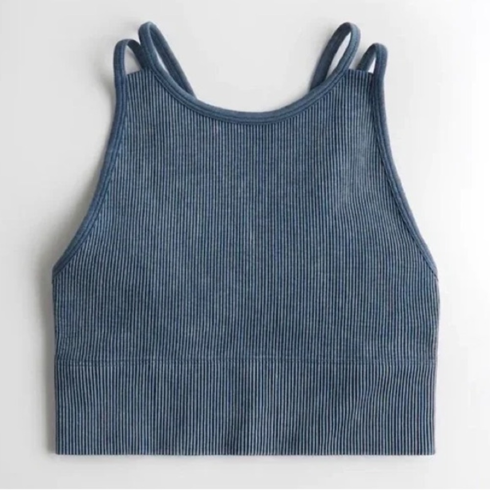 Gilly Hicks Go Seamless Strappy High-Neck Sports Bra – Navy Blue 💙✨‎